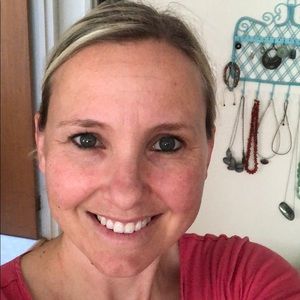 Meet your Posher, Iris